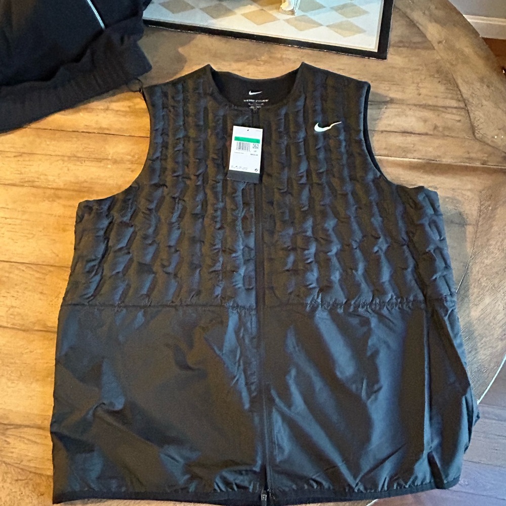 Nike Men's Black Quilted Vest